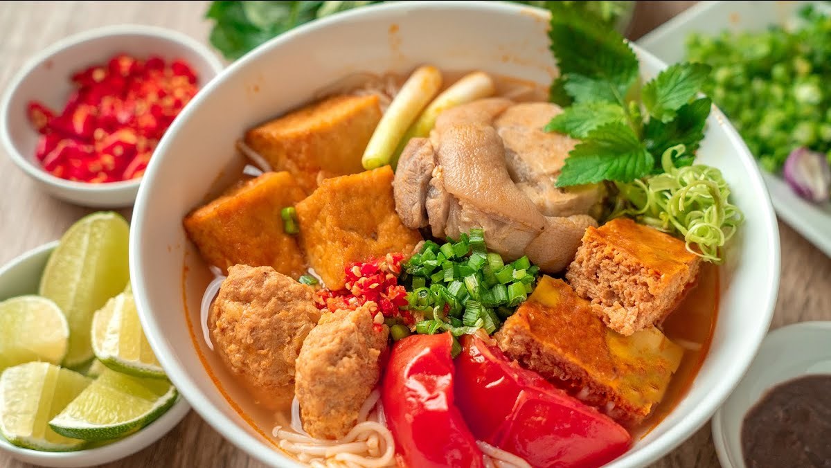 Cốt bún riêu 4