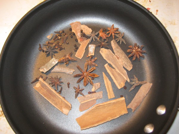 Cốt phở quế hồi